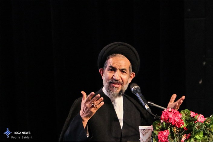 حضور و همراهی مردم، رمز تولد و پایداری انقلاب اسلامی است