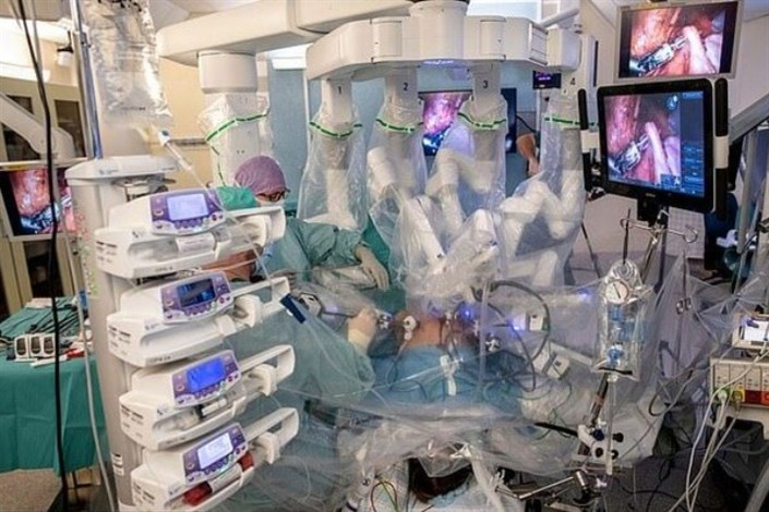 تولد اولین نوزاد به وسیله پیوند رباتیک