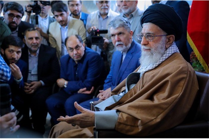 روایتی متفاوت و شنیده نشده از حضور رهبر انقلاب در نمایشگاه کتاب تهران