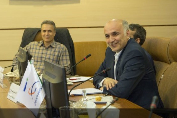 صمیمی: پژوهشگاه فضایی ایران عزم جدی برای توسعه دولت الکترونیک دارد