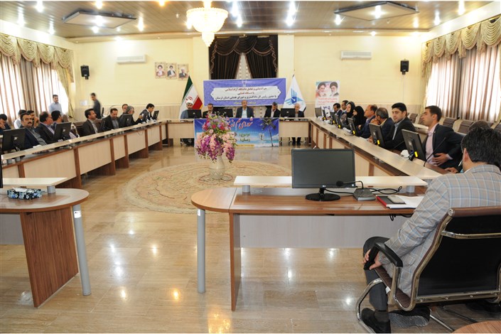 نشست هم اندیشی اساتید واحد خرم آباد با مسئولان قضایی استان لرستان