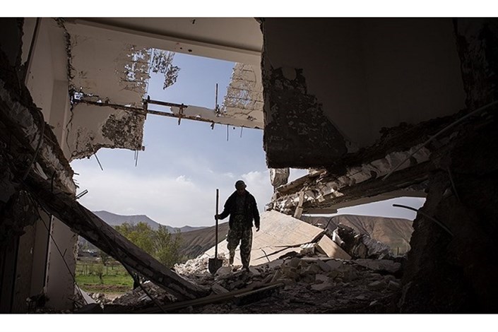 تخریب ویلاى غیرمجاز بنا شده در اراضى کشاورزى در فیروزکوه+عکس 