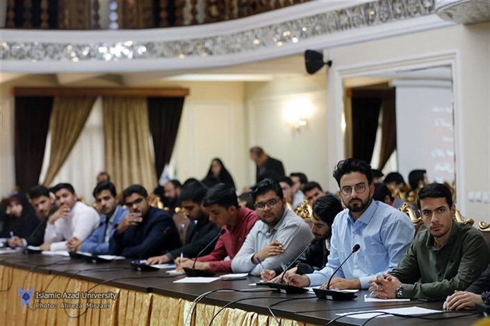 نشست صمیمانه دکتر طهرانچی با تشکل‌های دانشجویی دانشگاه آزاد اسلامی برگزار شد