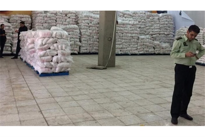 کشف 130 تُن  برنج تقلبی در انبار یک فروشگاه زنجیره ای/انبار پلمب شد