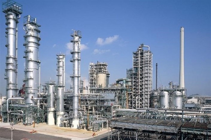 روحانی قانون «حمایت از توسعه صنایع پایین دستی نفت خام» را ابلاغ کرد