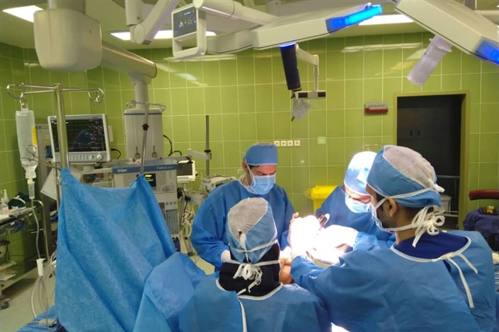 انجام اولین عمل تعویض مفصل زانو در بیمارستان فرهیختگان