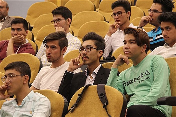 نشست هم‌اندیشی دانشجویان غیرایرانی در دانشگاه آزاد نجف‌آباد برگزار شد