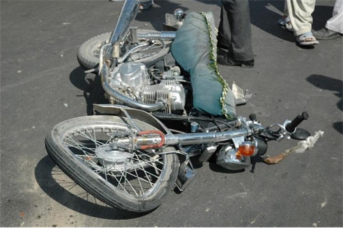 مصدومیت  5 نفردر تصادف مینی‌بوس با موتورسیکلت و تاکسی