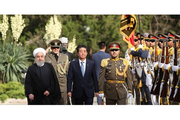 استقبال رسمی روحانی از نخست وزیر ژاپن