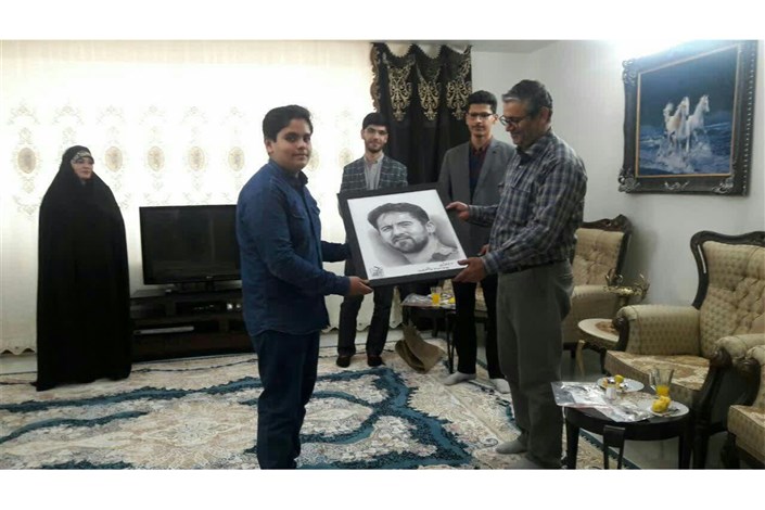 دیدار اعضای ستاد یادواره شهدای دانشجویی واحد اراک با خانواده شهید آسنجرانی 
