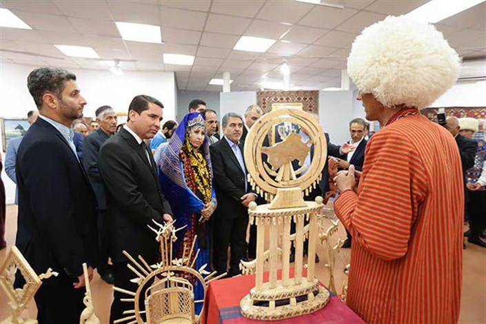 افتتاح نمایشگاه صنایع دستی و هنرهای تجسمی ترکمنستان+عکس