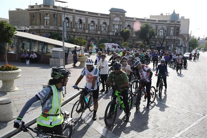 گردش درطهران قدیم/دوچرخه سواری خانوادگی دربافت تاریخی تهران