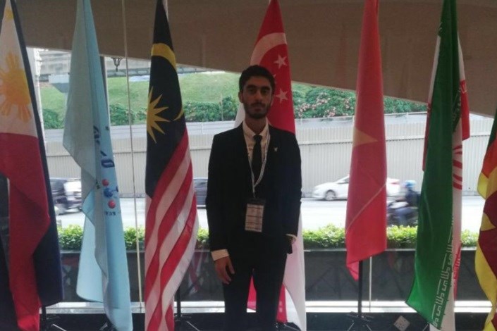 طلای مسابقات جهانی اختراعات و نوآوری های مالزی بر گردن دانش آموز سما مشهد