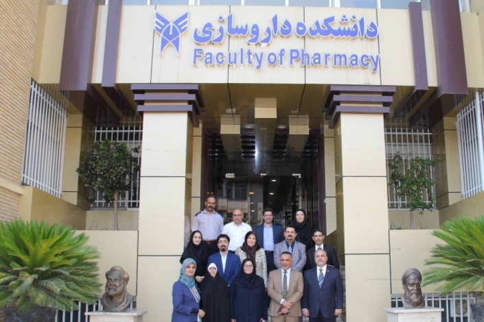 بازدید هیات عراقی از دانشکده داروسازی دانشگاه علوم پزشکی آزاد اسلامی تهران