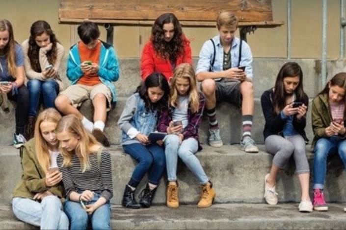 هزینه گزاف  استرالیا برای ممنوع کردن موبایل در مدارس