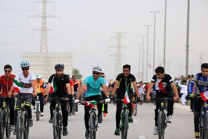 همایش بزرگ دوچرخه سواری 2 هزار دانشجو و دانش آموز درخیابان های مرکزی تهران