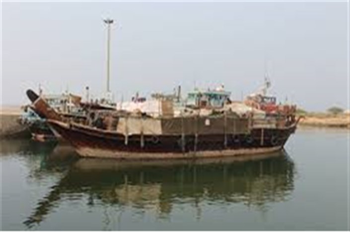 توقیف شناور حامل کالای قاچاق در آبهای خلیج‌فارس 