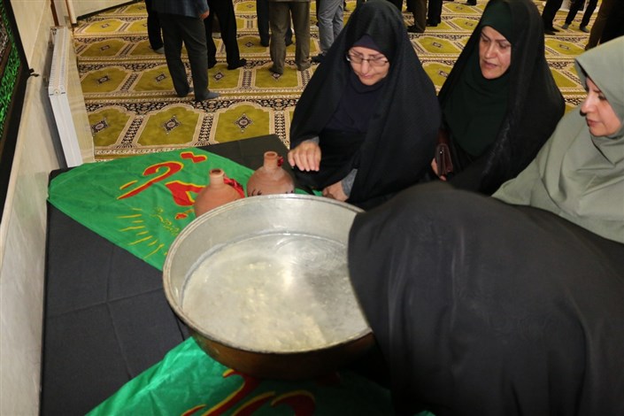 برگزاری مراسم سنتی طشت‌گذاری در مسجد واحد اردبیل