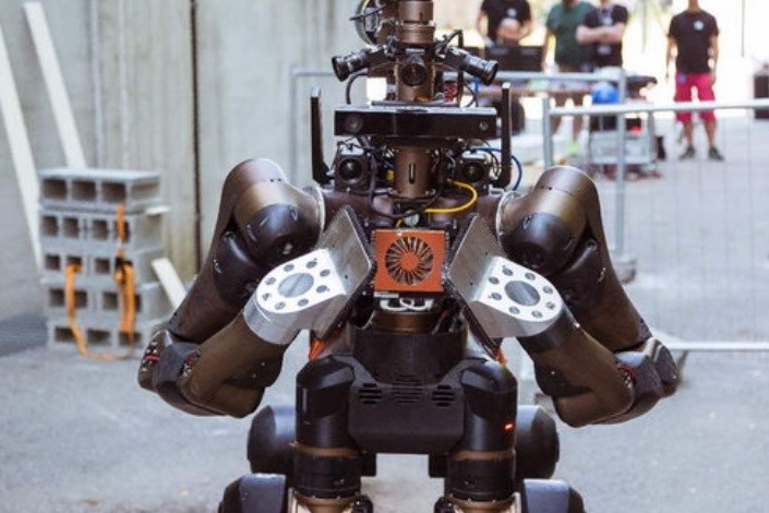 ربات امداد و نجات واحد قزوین به تولید انبوه می‌‌‌رسد/ ساخت ربات برای کشور کانادا در دانشگاه
