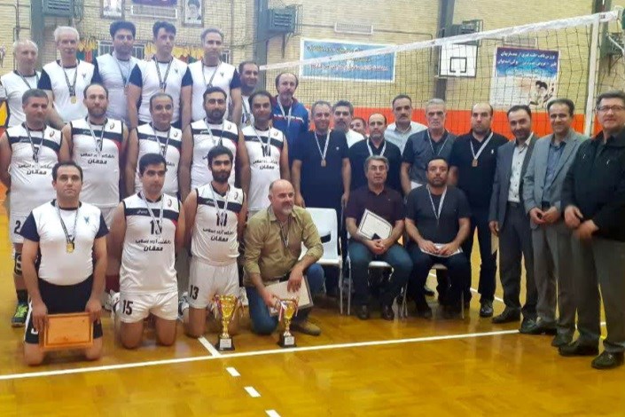 پایان مسابقات قهرمانی والیبال استان آذربایجان‌شرقی/ از برترین‌ها تجلیل شد