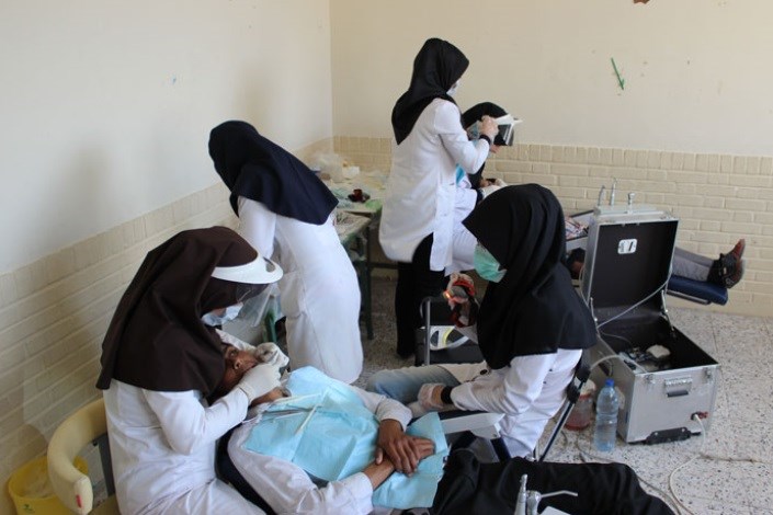  ویزیت رایگان دندان‌‌‌‌پزشکی موکب‌‌‌داران عراقی/ 44 پزشک در موکب واحد علوم و تحقیقات فعالیت می‌‌‌کنند