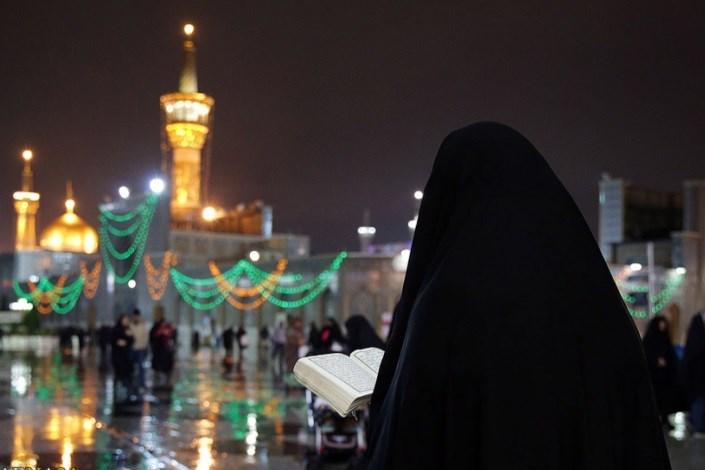 تشرف دختر 20 ساله مسیحی ایتالیایی  به دین اسلام در مشهد مقدس 