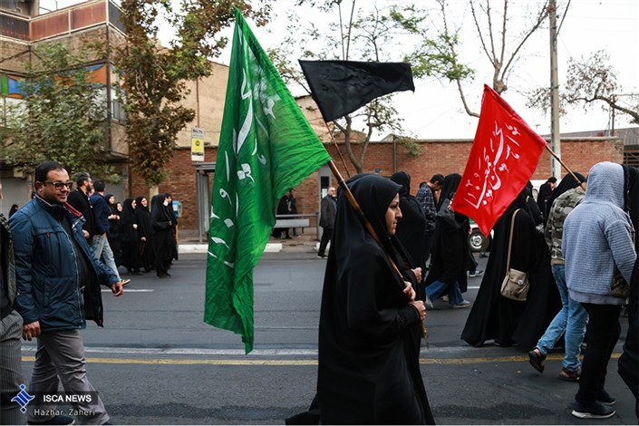  پیاده‌روی جاماندگان اربعین در تهران/ هم‌نوایی مردم پایتخت با زوار اربعین در روز شنبه