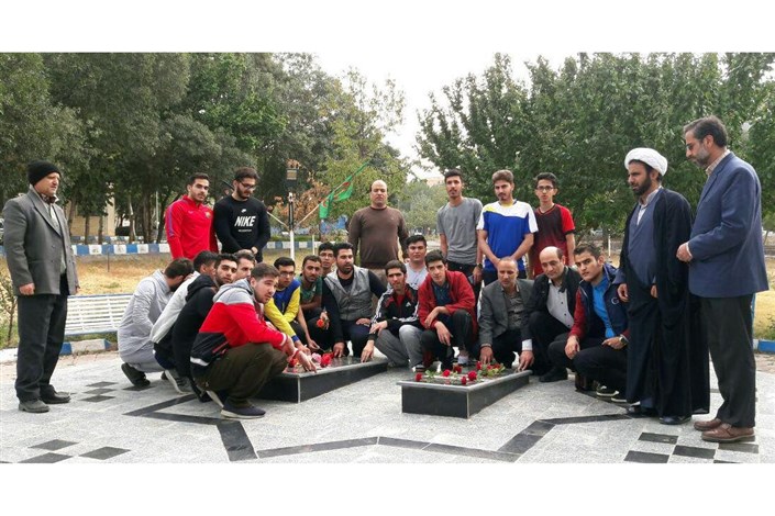 برگزاری مراسم تجدید میثاق دانشجویان ورزشکار با آرمان‌های شهدا در واحد تویسرکان