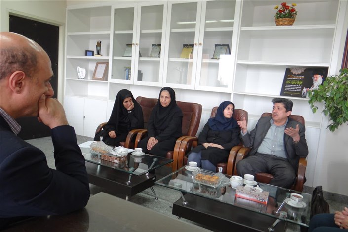بازدید اعضای بورد وزارت بهداشت از تجهیزات اتاق عمل دانشگاه آزاد اصفهان