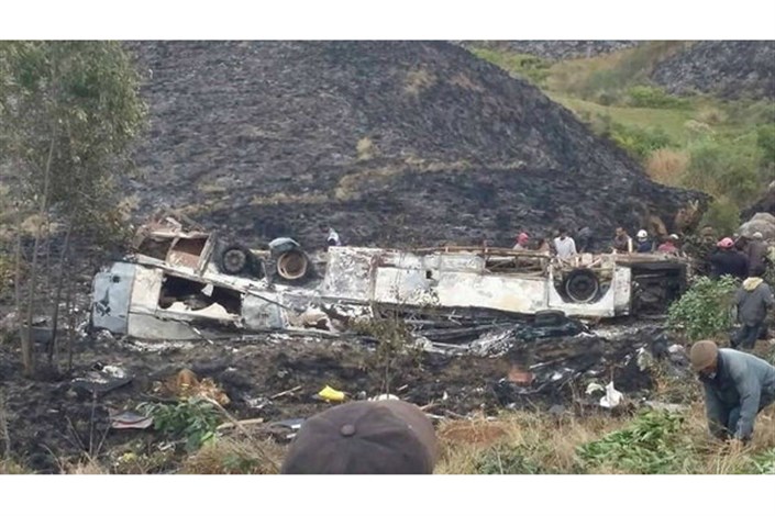 واژگونی کامیون در فیلیپین/19 نفرکشته و 22 نفز مصدوم شدند