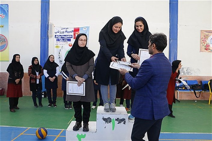  تیم والیبال دانشجویی دانشگاه آزاد اسلامی واحد بجنورد قهرمان شد