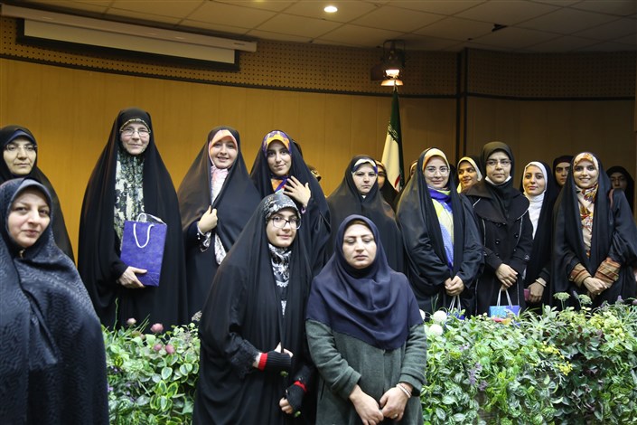 همایش دختران آفتاب با هدف ترویج حجاب اسلامی در  واحد شهرقدس برگزار شد