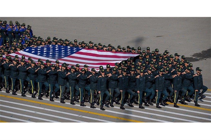 ماجرای عکس پرچم آمریکا در رژه پلیس چه بود؟