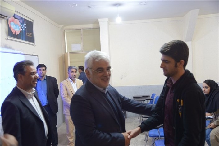 بازدید سرزده دکتر طهرانچی از دانشگاه آزاد اسلامی واحد بوشهر