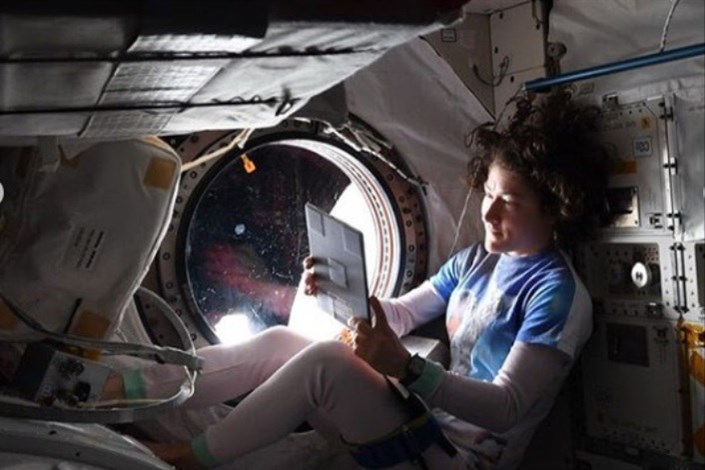 یک زن رکورد‌دار طولانی‌ترین سفر فضایی شد + عکس