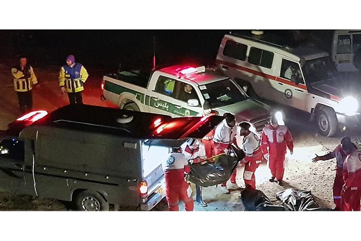  معاینه اجساد جانباختگان حادثه سقوط اتوبوس مسافربری در سوادکوه/ ۱۹ نفر جان باختند