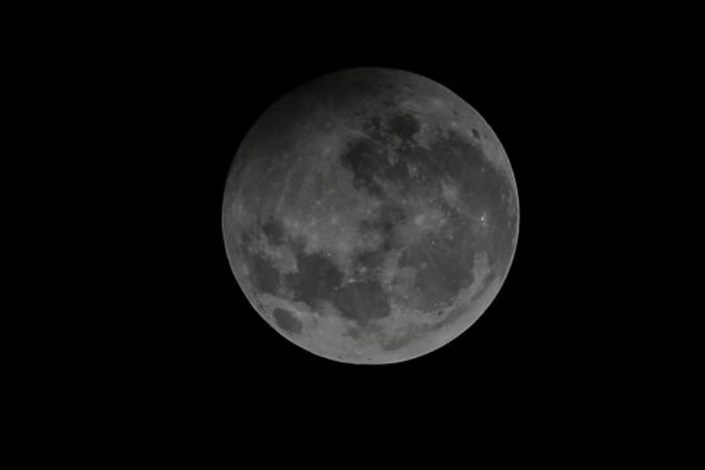 ماه‌گرفتگی ماه گرگ/ ثبت تصاویر جذاب از اولین ماه‌گرفتگی سال ۲۰۲۰
