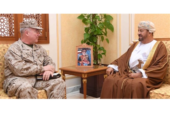دیدار فرمانده تروریست‌های آمریکایی «سنتکام» با وزیر دفاع عمان