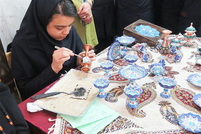 افتتاح نمایشگاه بازارچه فروش و دهه فجر در واحد اراک