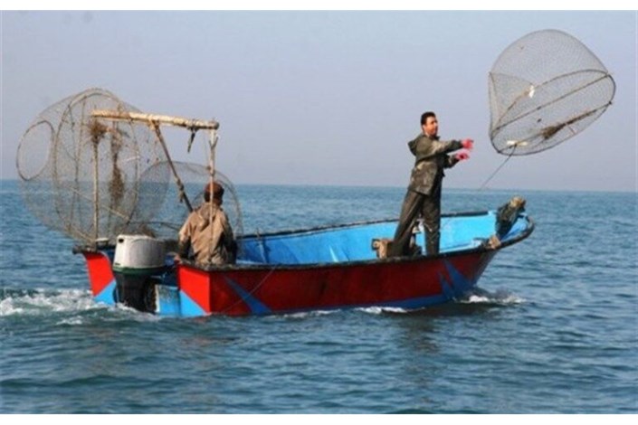 سوخت قایق های صیادان بوشهری تامین شد