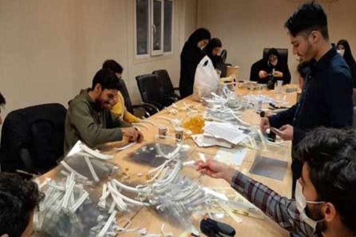 تولید شیلد محافظ به همت دانشجویان دانشگاه علوم پزشکی تهران