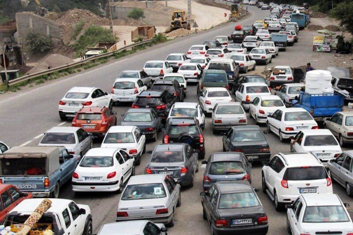 ترافیک سنگین در 5 محور خروجی تهران!/ برف و باران در جاده‌های 14 استان