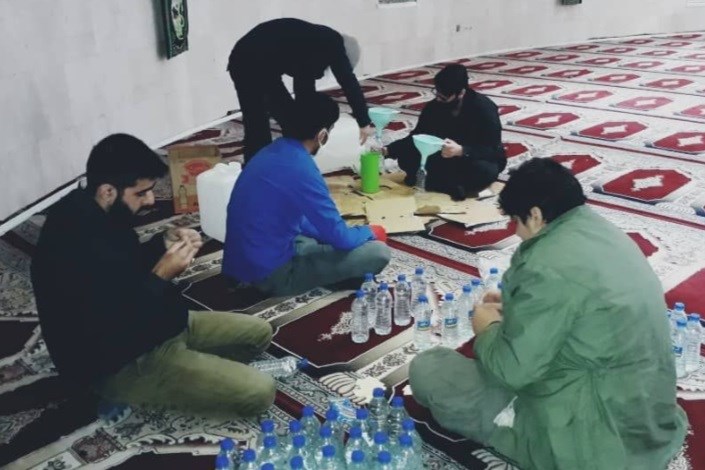 ۲۰۰ بسته مواد غذایی بین نیازمندان توسط دانشگاه آزاد اسلامی ساری توزیع شد